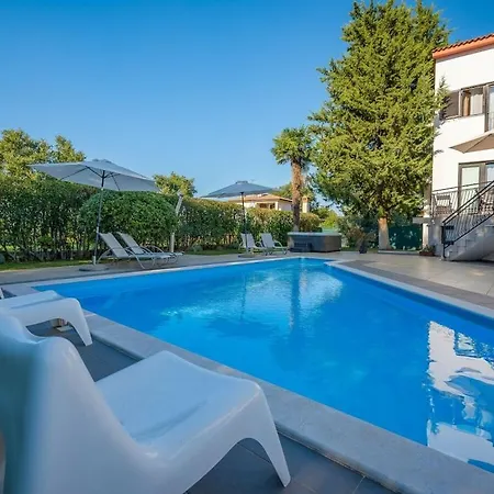1-bedroom *